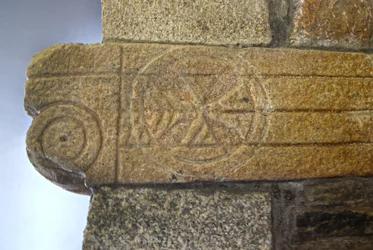 Sculptures wisigothiques dans la chapelle de São Pedro de Balsemão, Sé, Lamego, Portugal c.599 (granite)